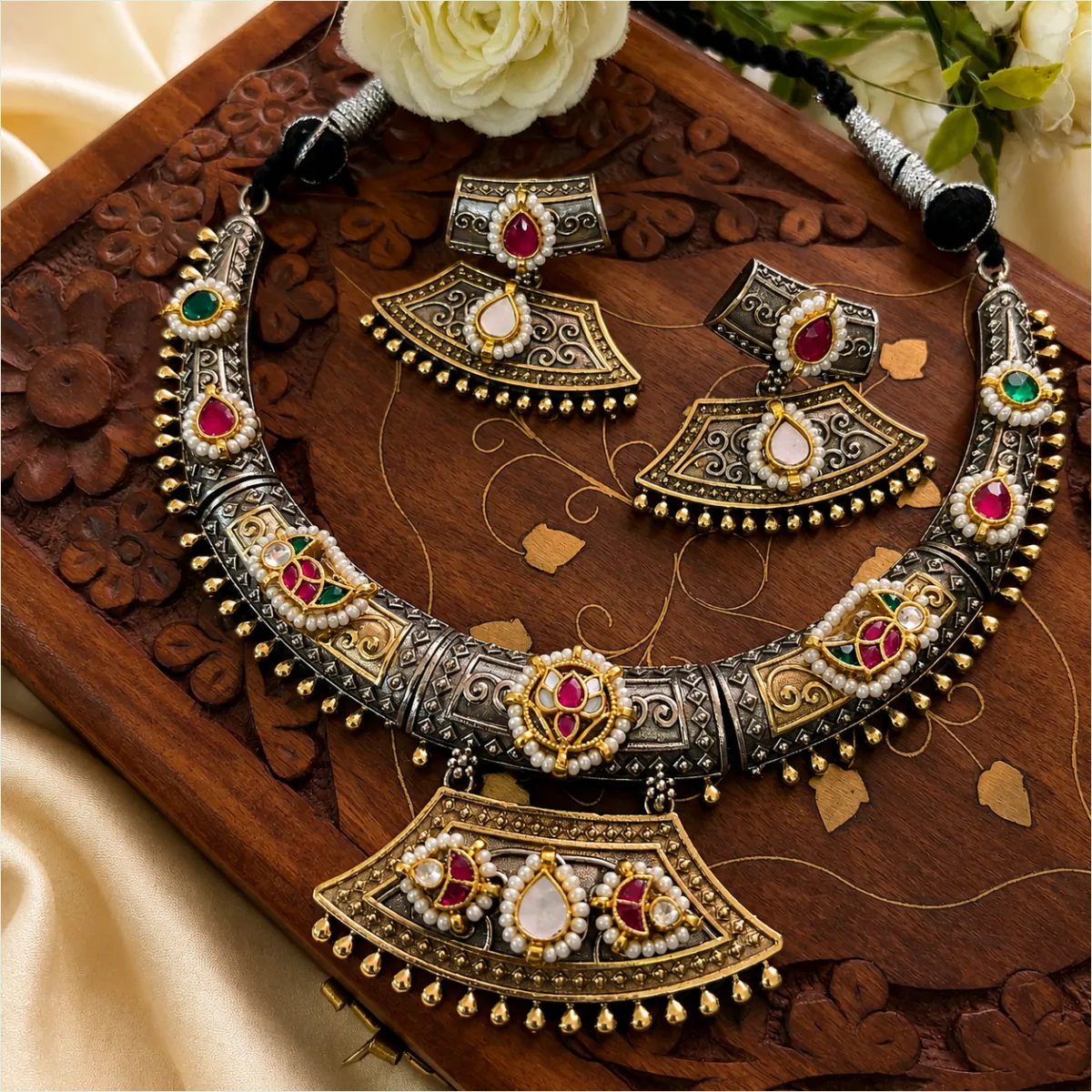 Vasundhra Necklace - Image 2