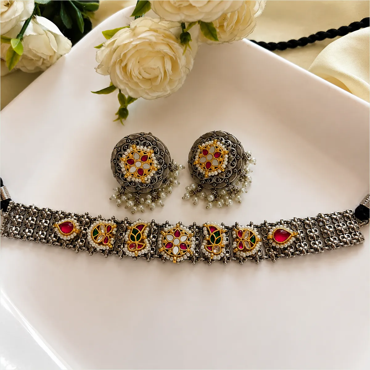 Aradhana choker
