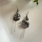 Gajraj Needle Earcuff