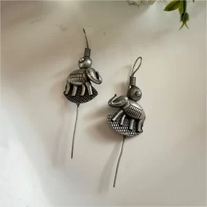 Gajraj Needle Earcuff