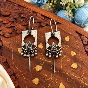 Jarokha needle earcuff 400